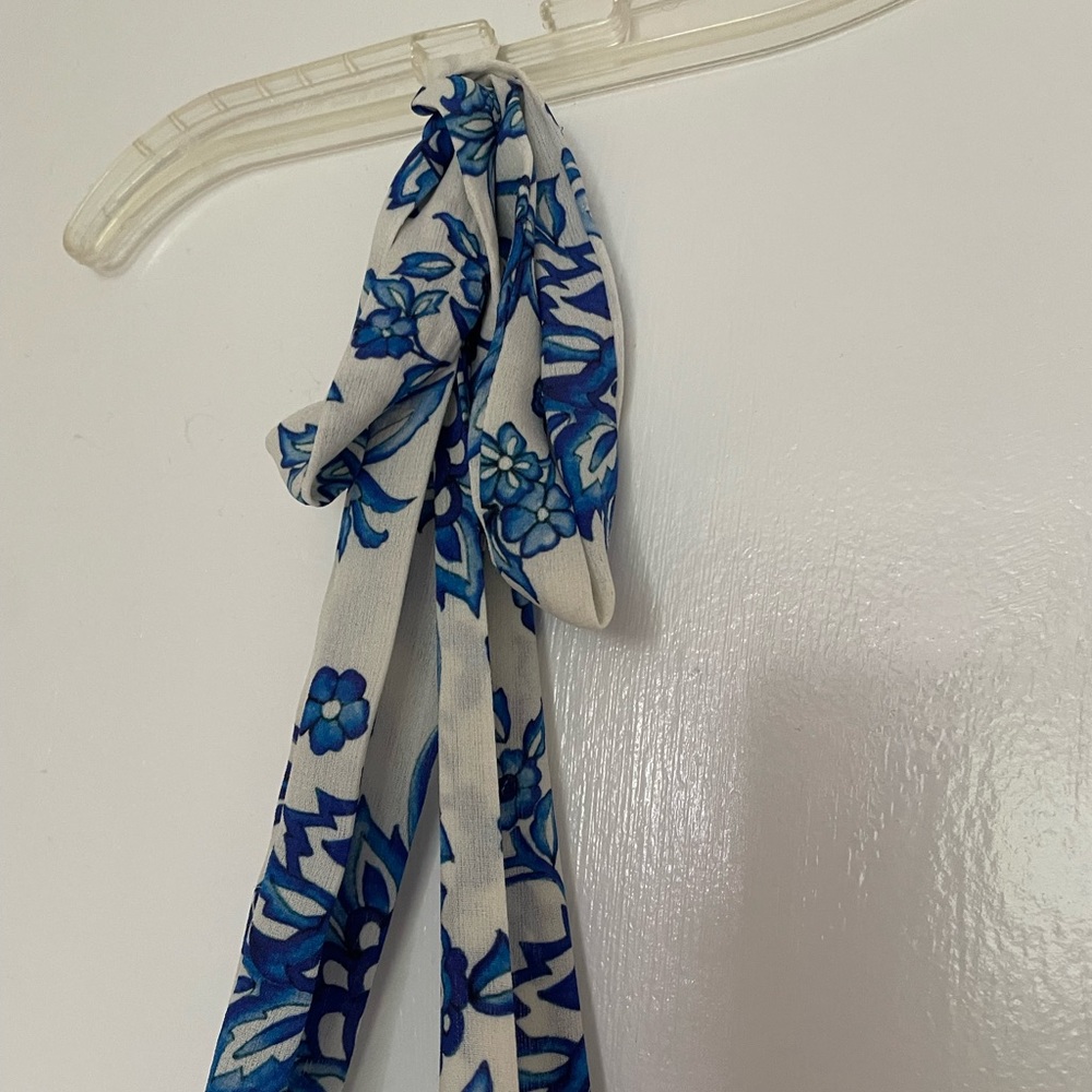 White/blue floral tie shoulder dress - Picture 2 of 4